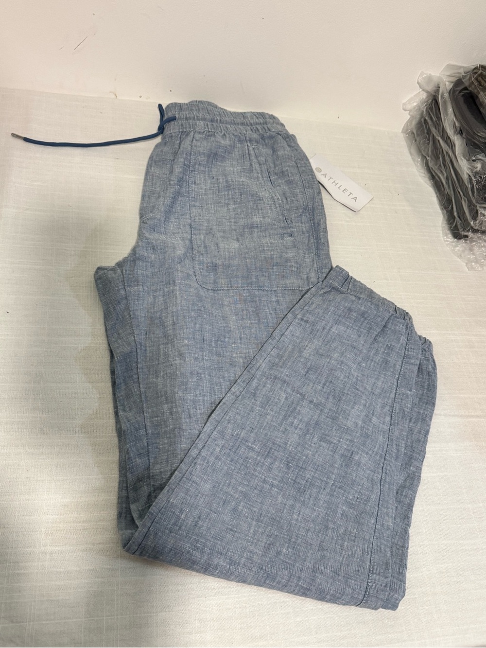 Athleta Men’s Light Blue Drawstring Linen-Blend Joggers